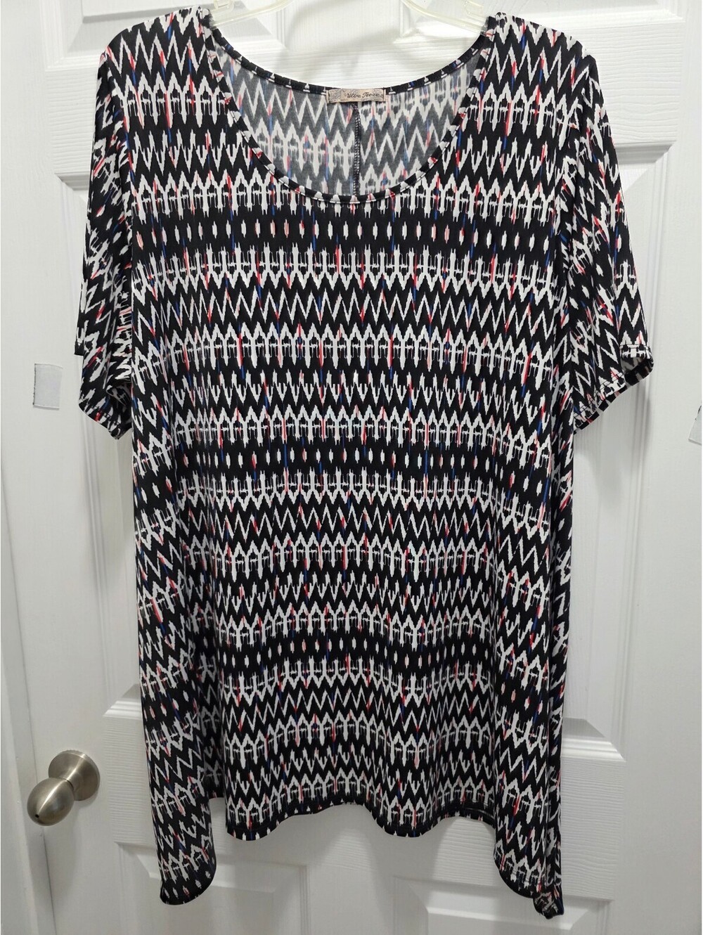 Women's Ultra Tee Black and White Patterned Tunic